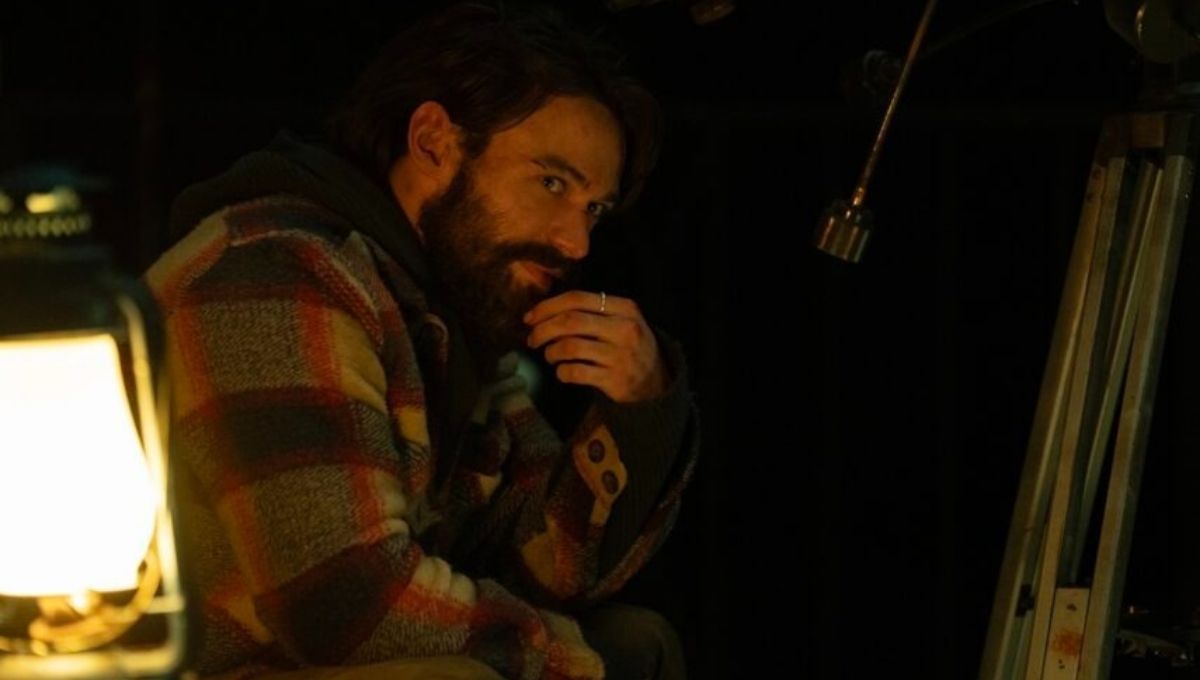 quien es alex en paradise 2