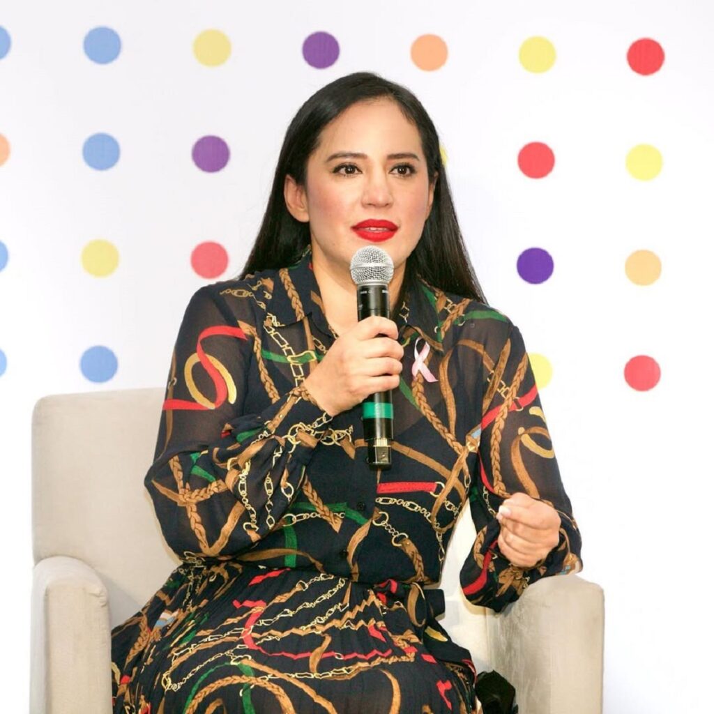 vacantes están disponibles en la empresa de Sandra Cuevas