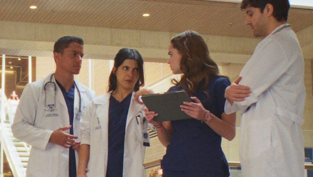 qué le pasa a Alba en el final de DOC de Netflix