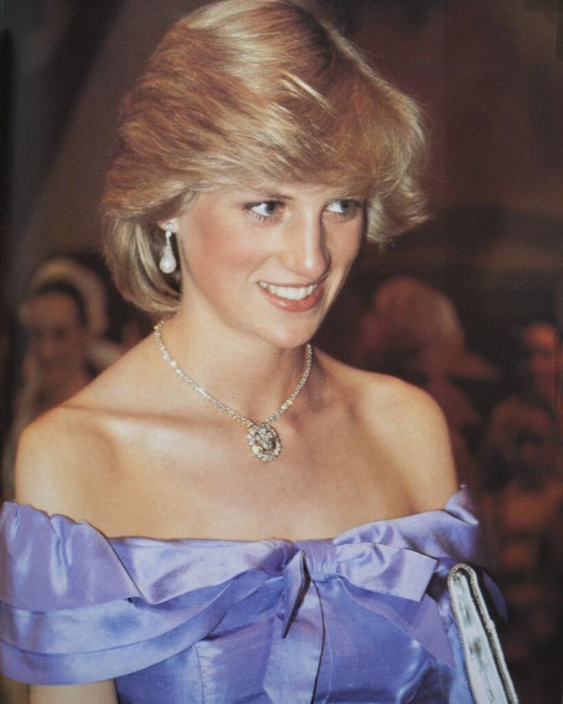 similitudes entre Lady Di y Carolyn Bessette en Love Story