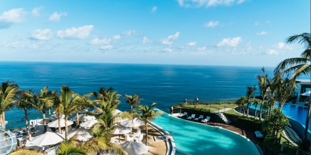 resort ubicado en la playa beneficios y como funciona