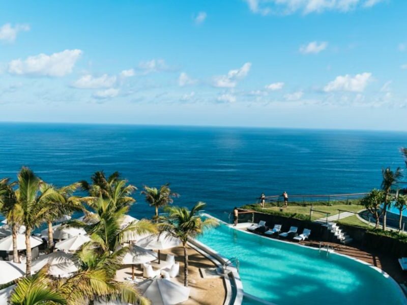 resort ubicado en la playa beneficios y como funciona