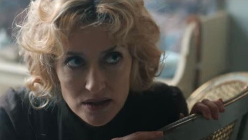 reparto completo de young sherlock