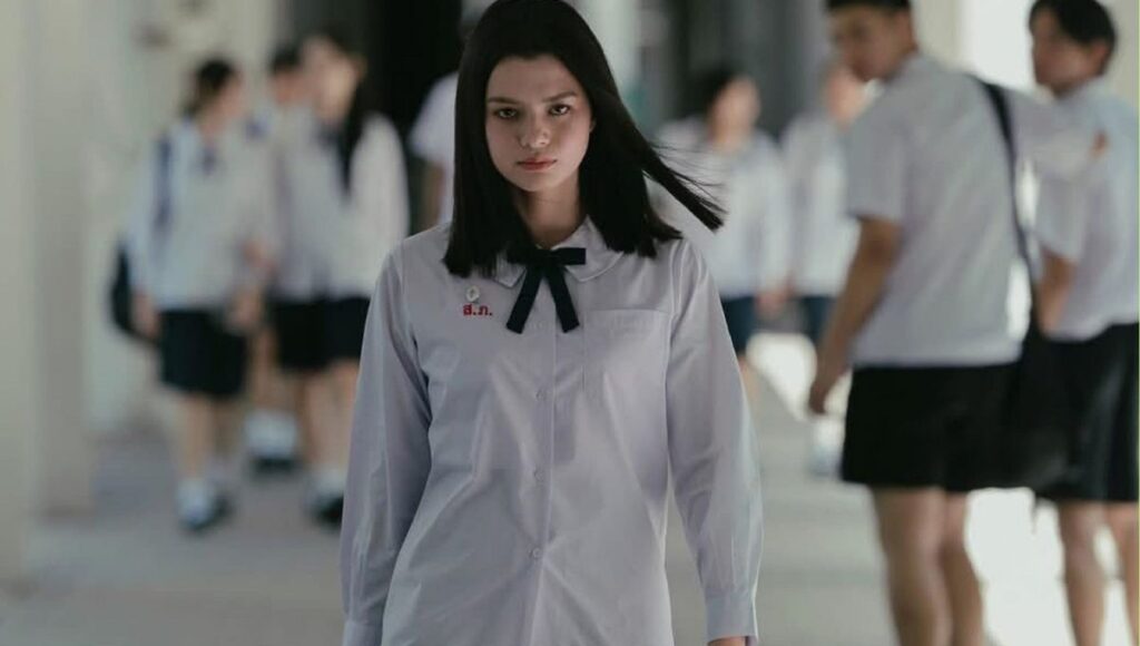 reparto de la chica nueva el reinicio