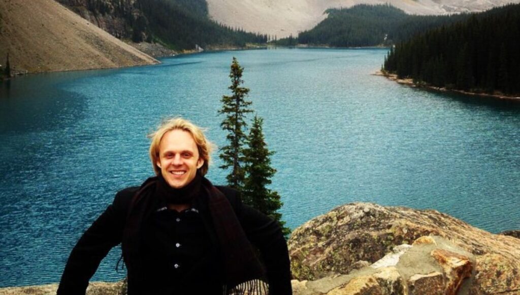 Quién es David Wilcock el youtuber que murió a los 53 años