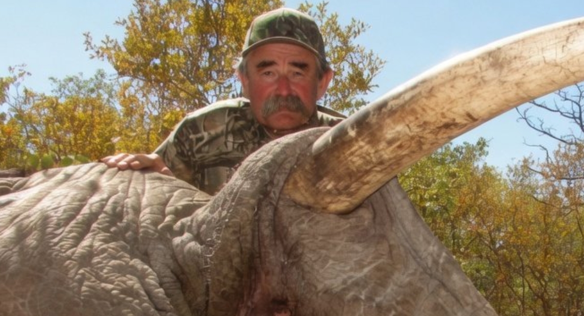 Ernie Dosio muere aplastado mientras cazaba en África