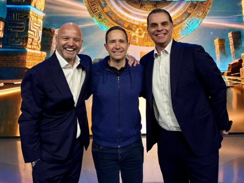 Luis García niega rumores de su salida de TV Azteca con Martinoli