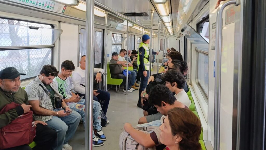 Caída de personas en escaleras eléctricas Línea 3 del Metro