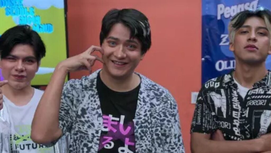 cantante de kpop en la oficina mexico