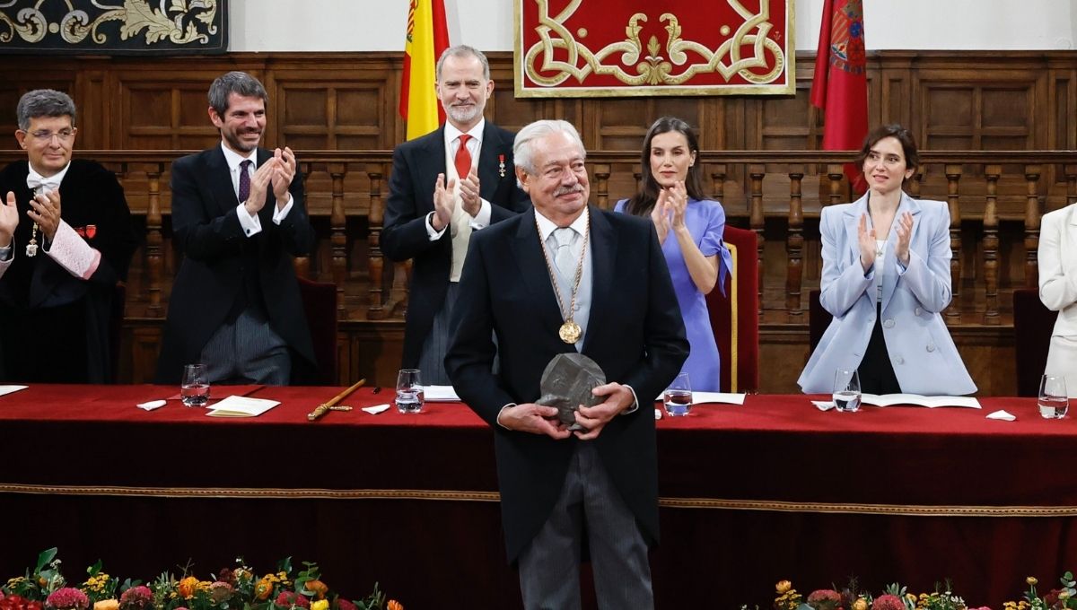 gonzalo celorio recibe el premio cervantes 2025