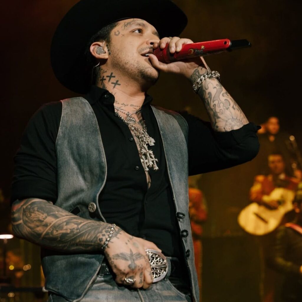 premio exatlon concierto de christian nodal