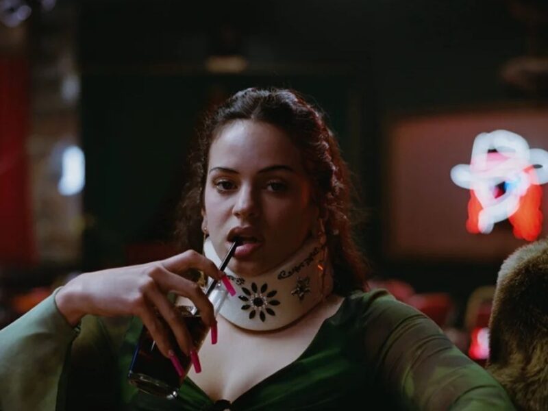 que hizo rosalia en euphoria 3