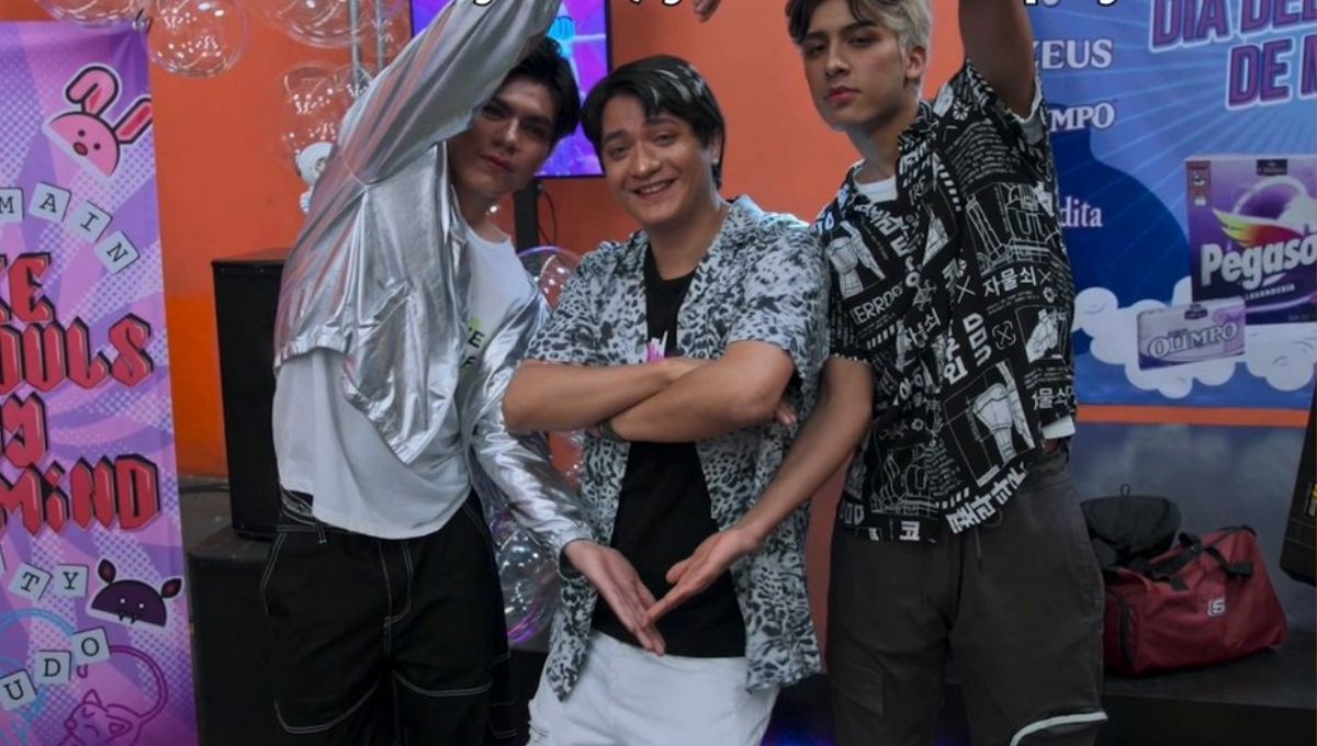 quien canta las canciones de kpop en la oficina mexico