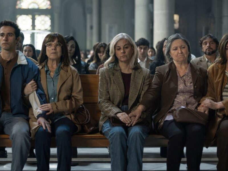 Alguien tiene que saber quién es quién en la serie de Netflix