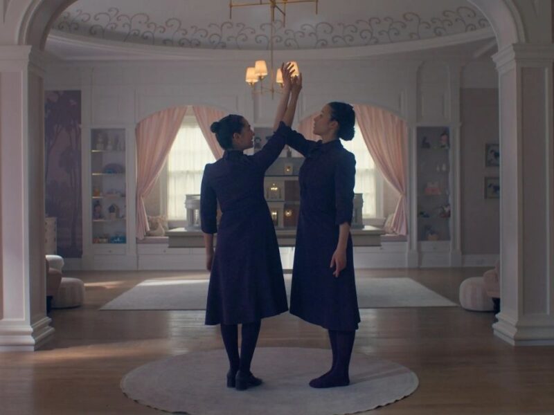 resumen episodio 1 de los testamentos disney plus