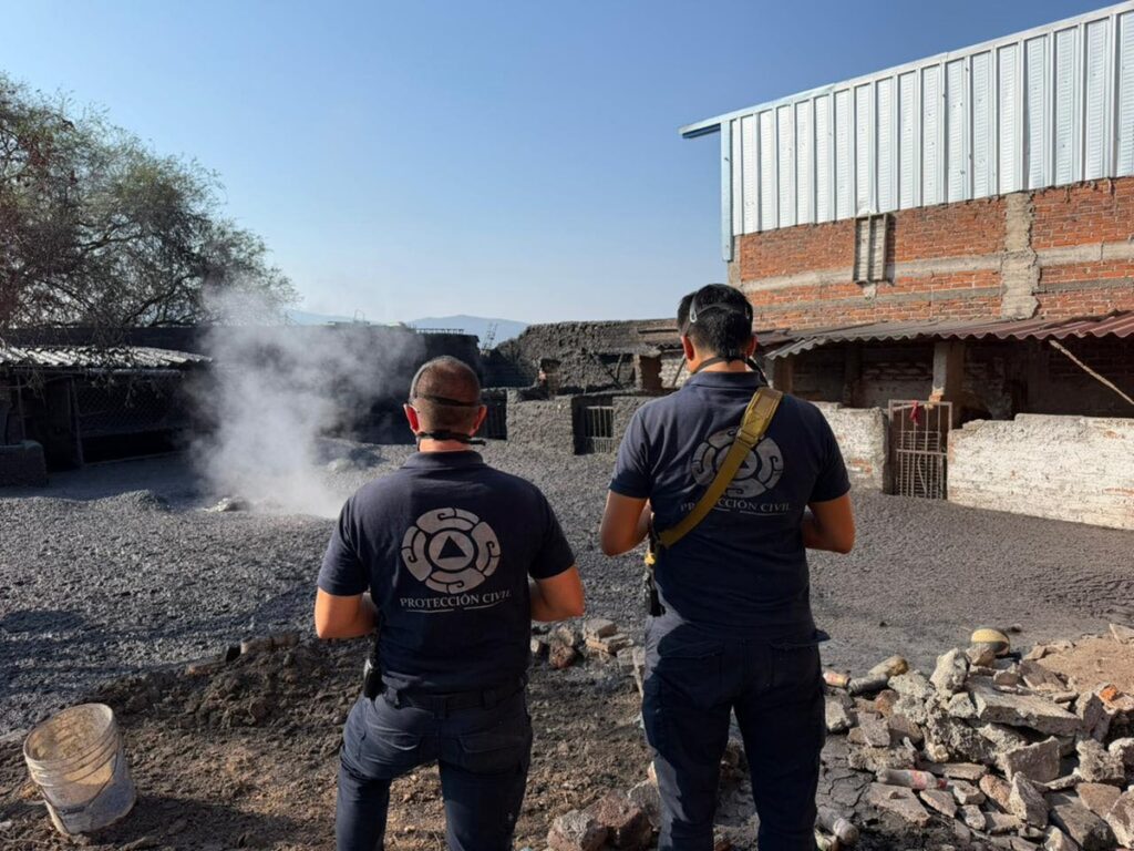 Nace un nuevo géiser en el patio de una casa en Ixtlán Michoacán