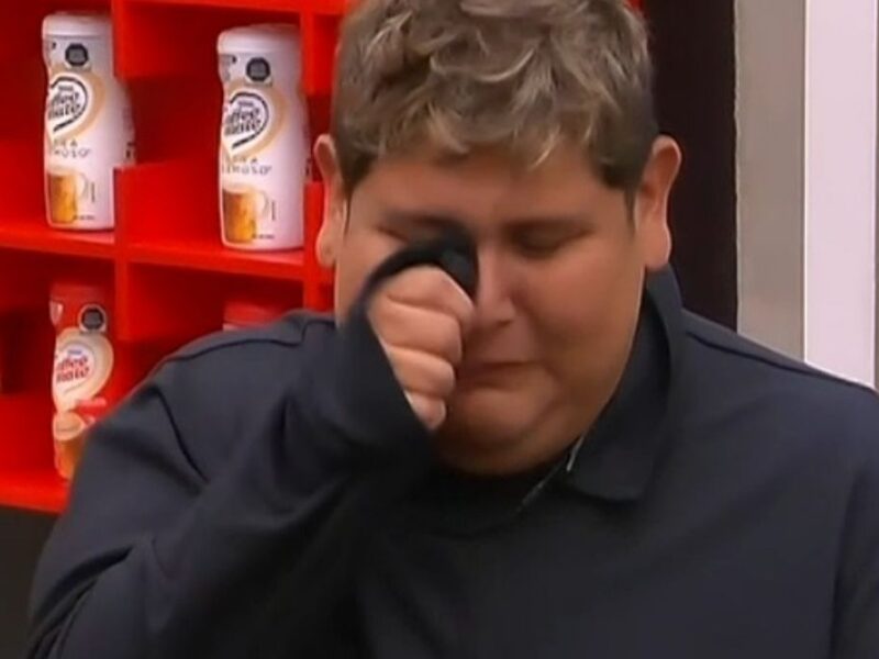 Luis rompe en llanto en MasterChef México