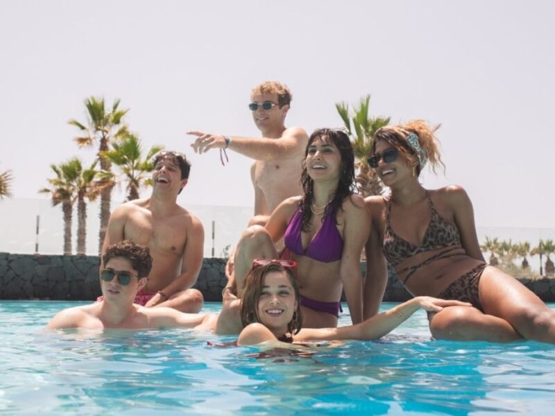 Quién es quién en Oasis la serie de suspenso de Netflix