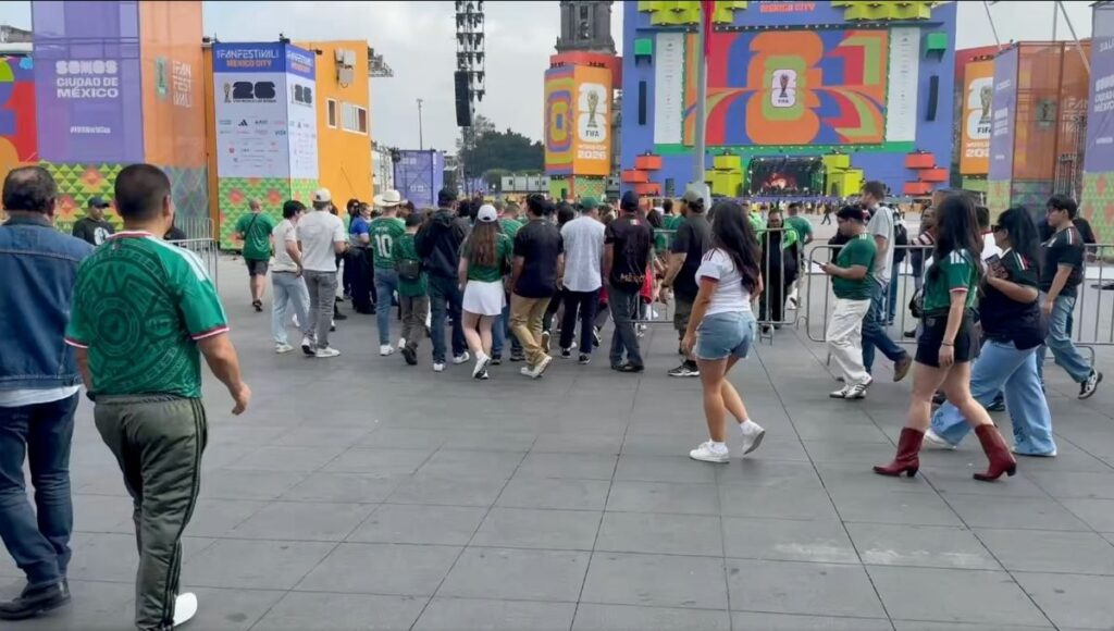 por donde se entra al fan fest del zocalo hoy 11 de junio