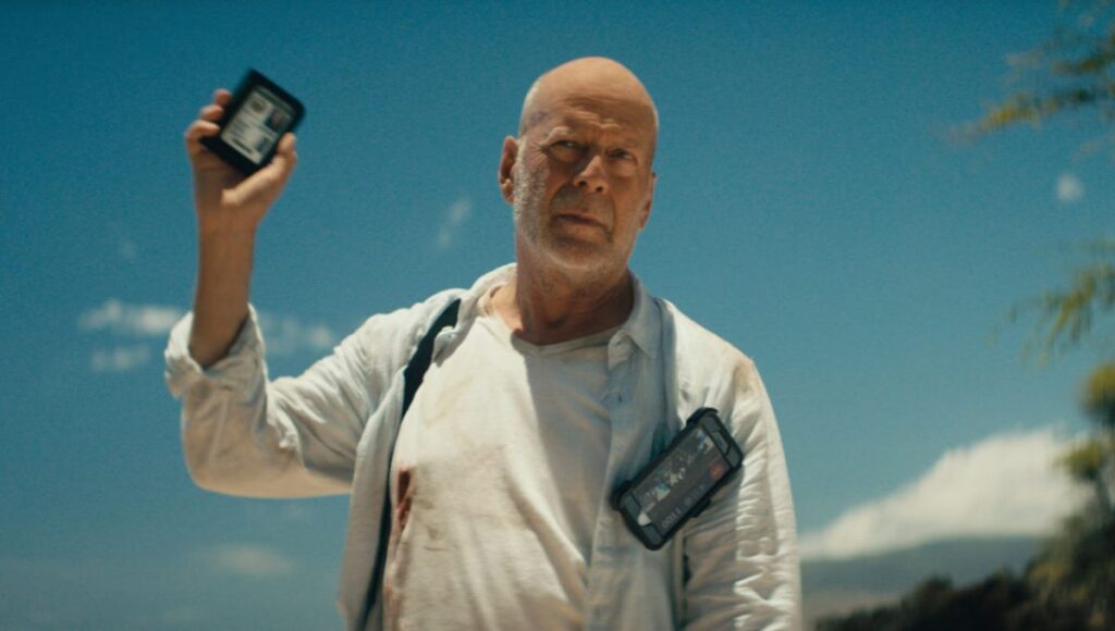 de qué trata Un paraíso peligroso película de Netflix reparto