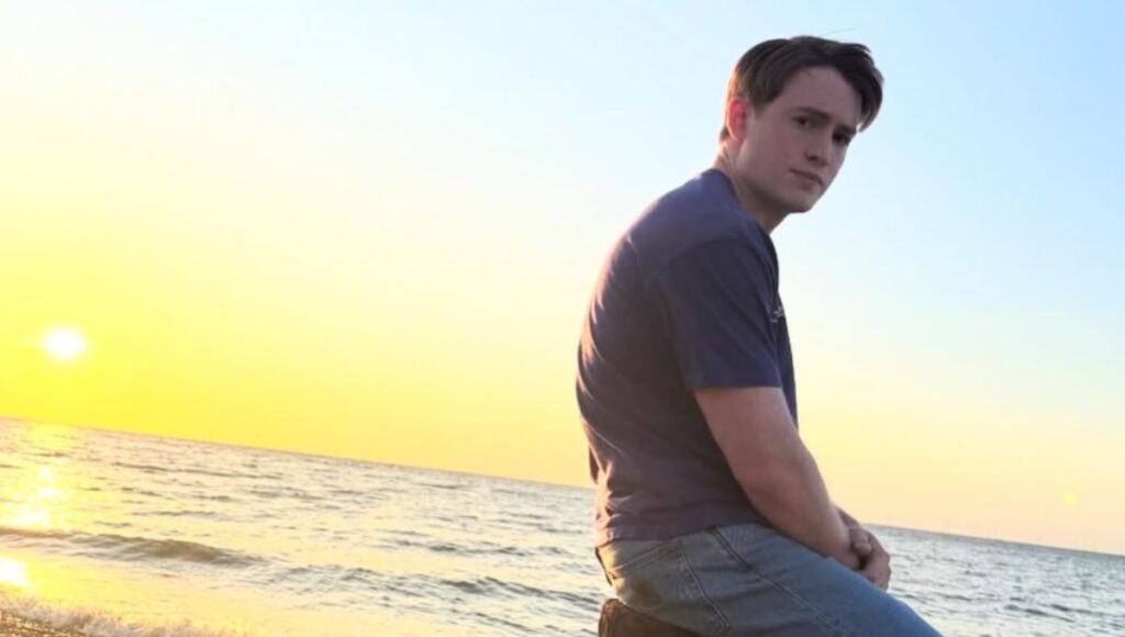 edad estatura pareja y series de Kit Connor de Heartstopper para siempre