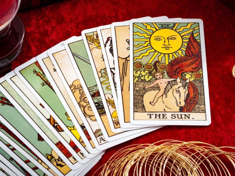 Tarot del día HOY 18: carta y mensaje para cada signo del zodiaco
