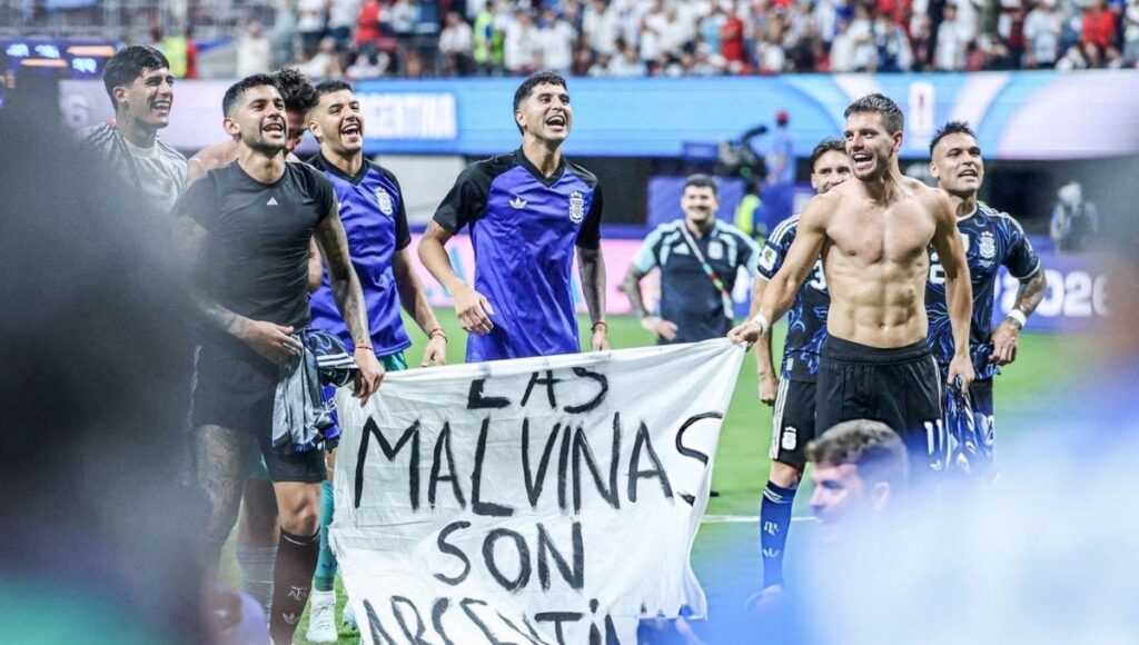 ¿Suspenderán a los jugadores de Argentina tras la polémica de las Malvinas?