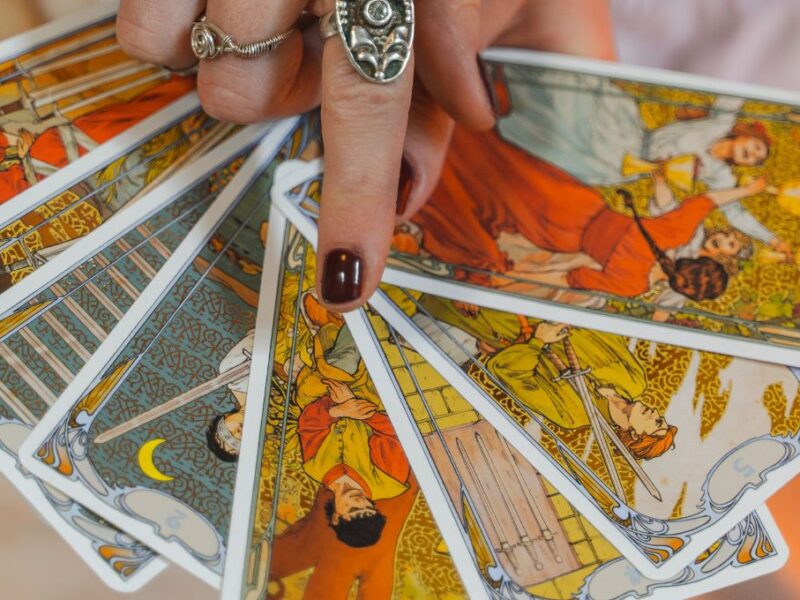 Tarot del día para HOY sábado 15 de agosto: carta y mensaje para cada signo