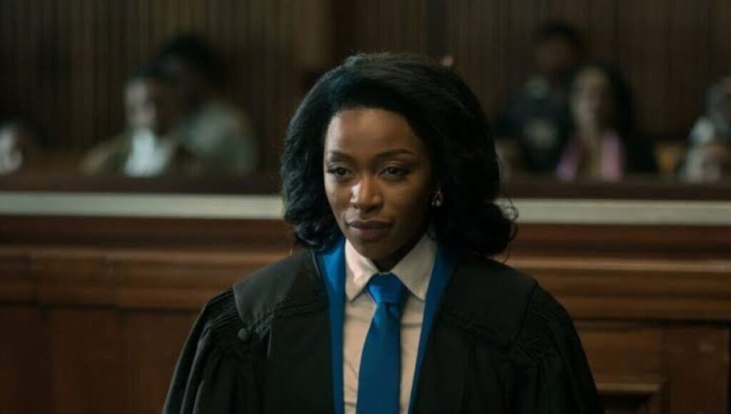 Lorcia Cooper como Crystal Dlamini en la serie de Netflix