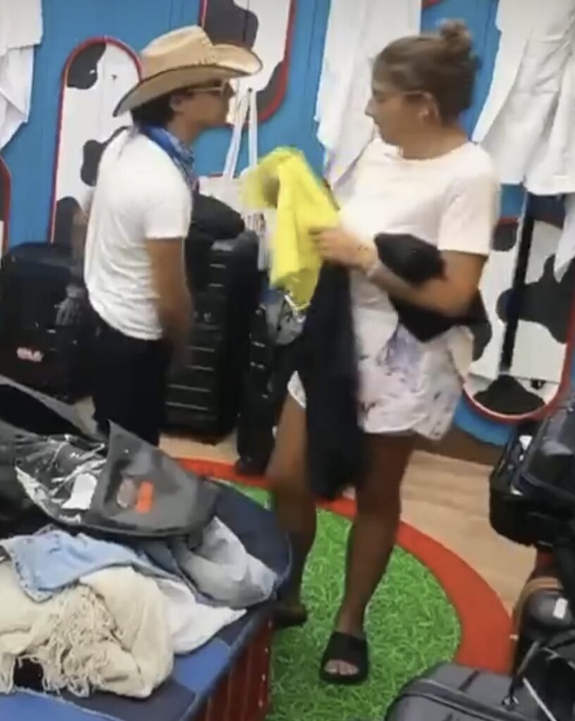 Exigen salida de Azalia de La Granja VIP por cachetada a Bicolor