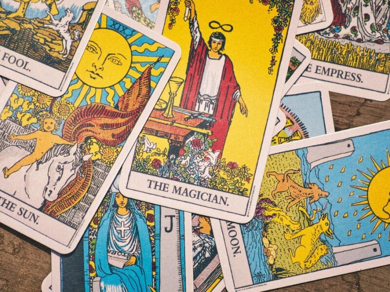 Tarot del día HOY domingo 11 de octubre: carta y mensaje para cada signo